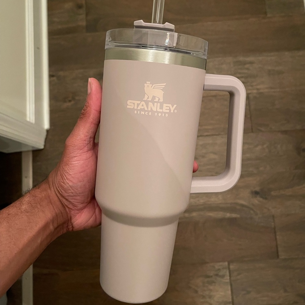Stanley 40oz cup. Brand new. Comes w/ box.